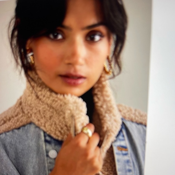 BLANK NYC & Anthropology Fuzzy  Wuzzy Sherpa Denim Jacket BNWT SOlD OUT Cozy 🧸 - Picture 5 of 10